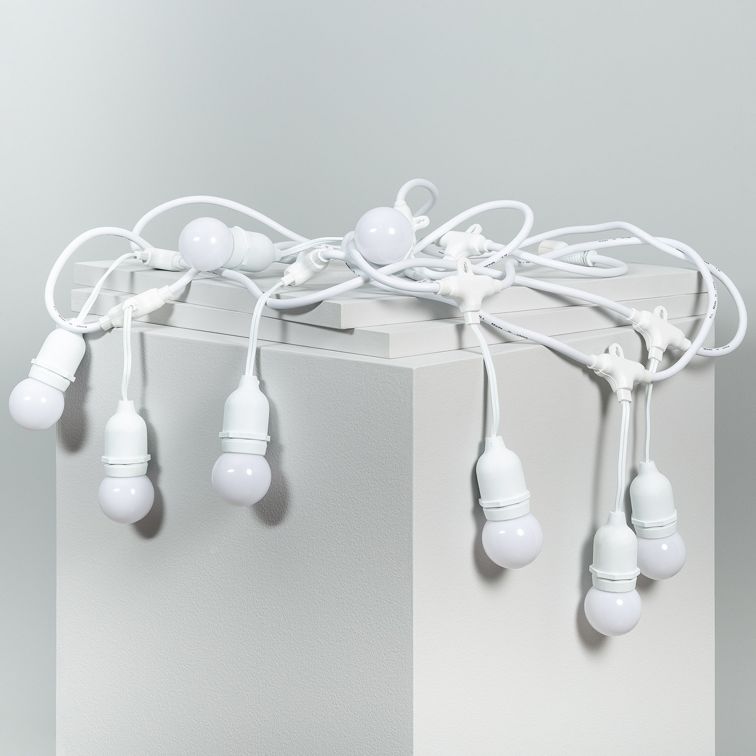 Kit Guirlande Waterproof 5.5m Blanche + 8 Ampoules LED E27 G45 3W de Couleurs Blanc