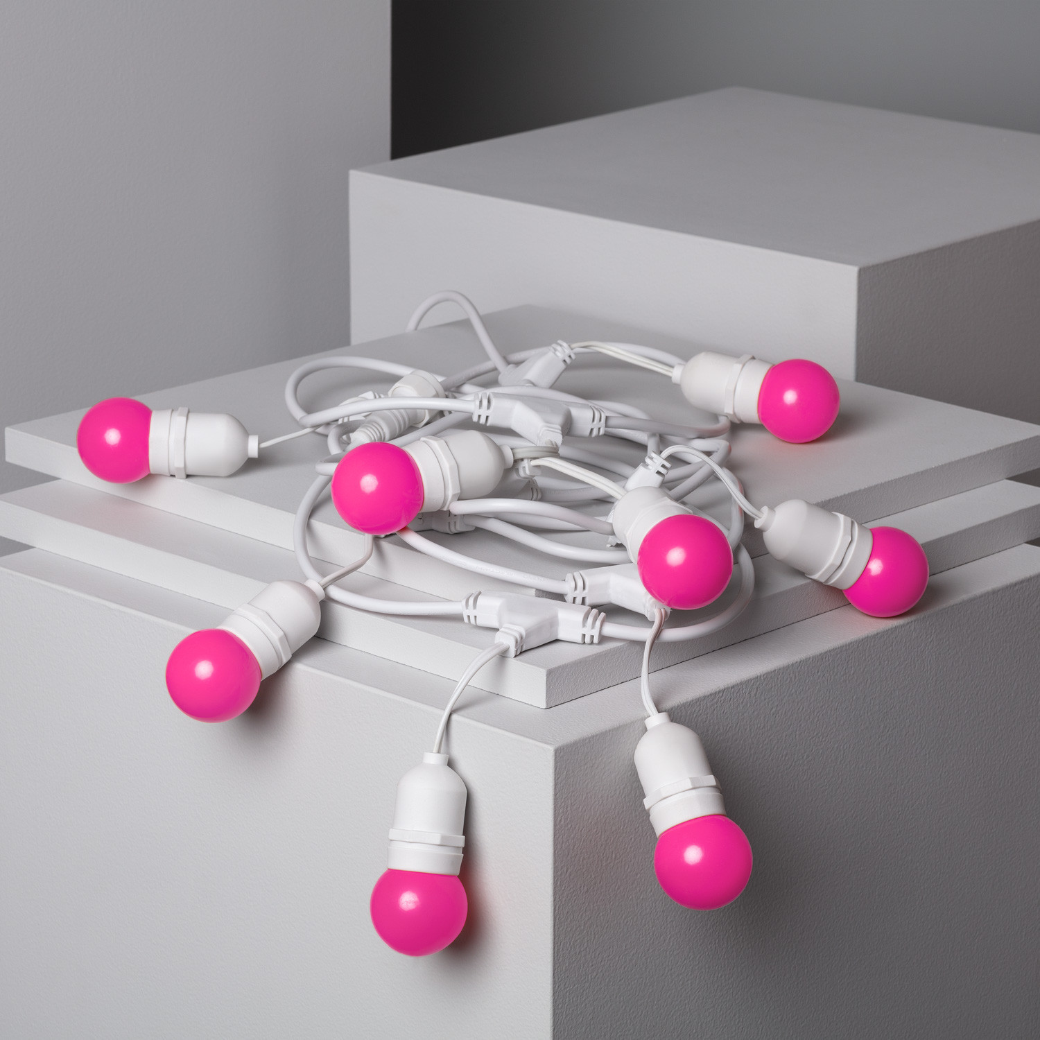 Kit Guirlande Waterproof 5.5m Blanche + 8 Ampoules LED E27 G45 3W de Couleurs Rose