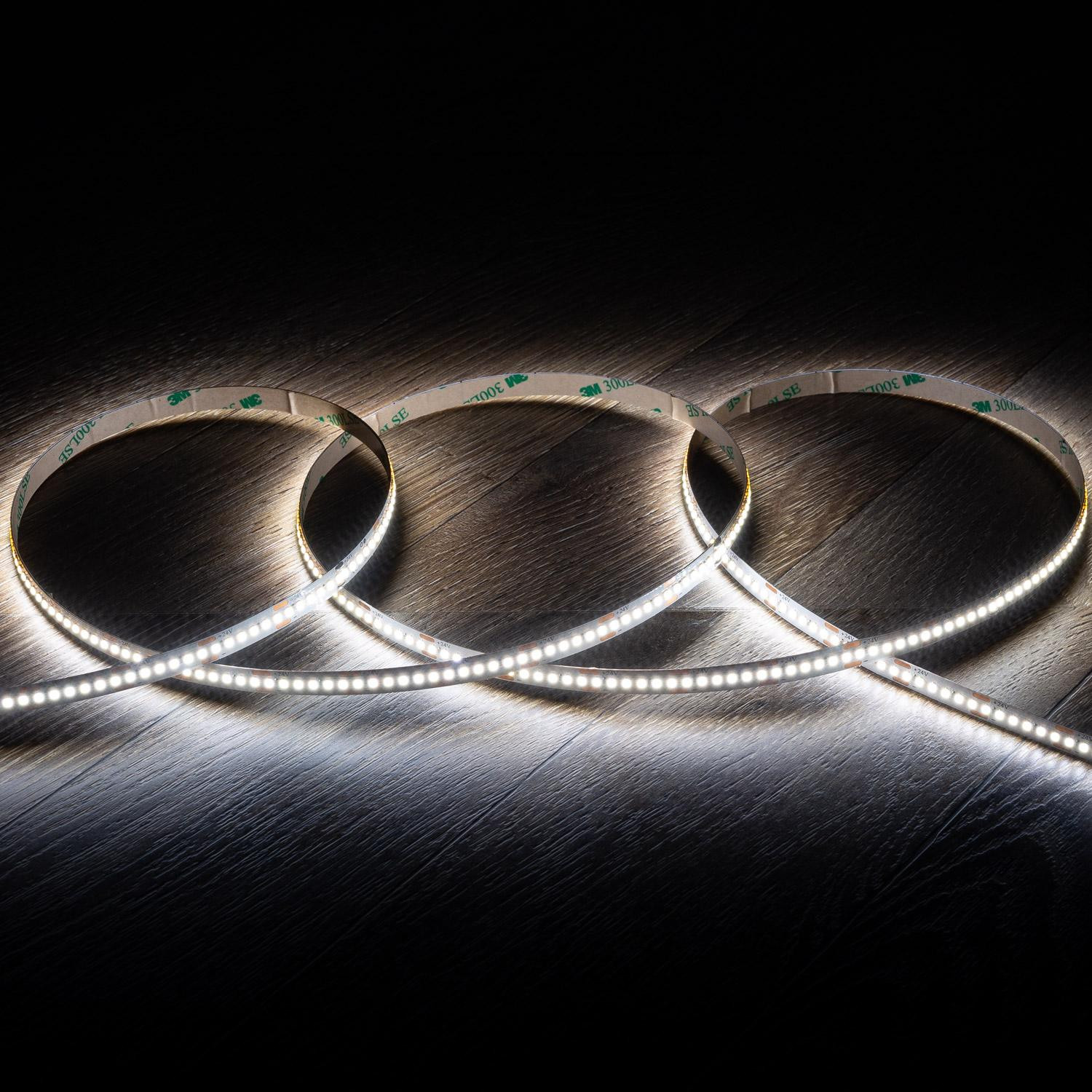 Ruban LED SMD2022 24V DC 252LED/m 5m IP20 CRI90 Largeur 8mm FreeCut Blanc froid 5000K