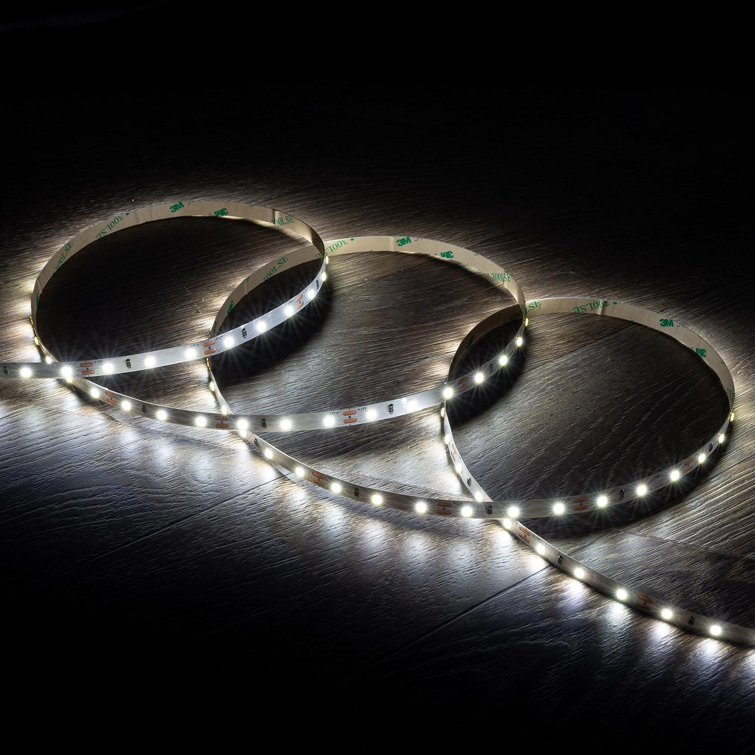 Ruban LED 12V DC SMD2835 60LED/m 5m IP20 Largeur 8mm Coupe 5cm Blanc froid 6000K