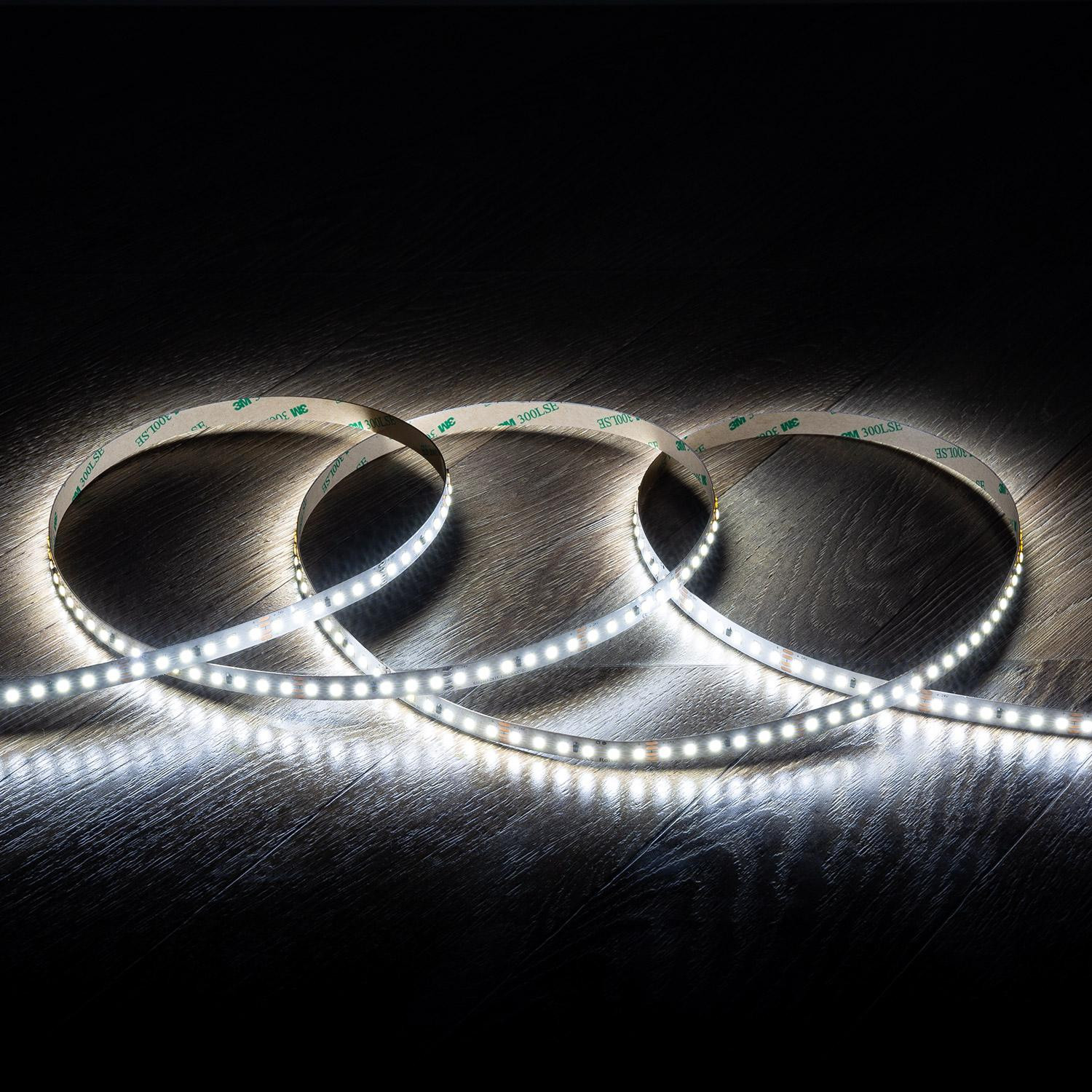 Ruban LED 24V DC SMD2835 120LED/m IP20 20m Largeur 10mm Coupe 5cm Longue Distance Blanc froid 5000K
