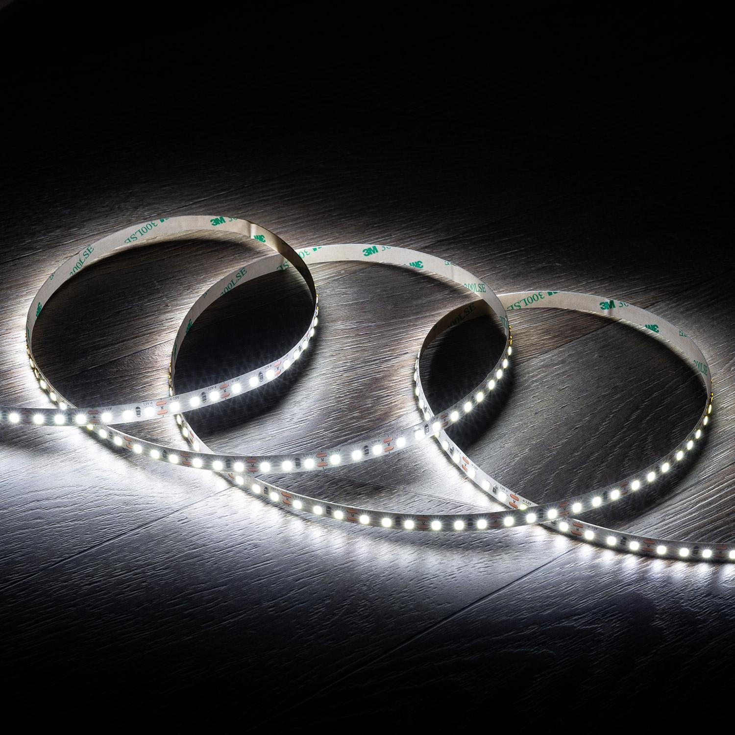 Ruban LED 12V DC SMD2835 120LED/m 5m IP20 Largeur 8mm Coupe 5cm Blanc froid 6000K